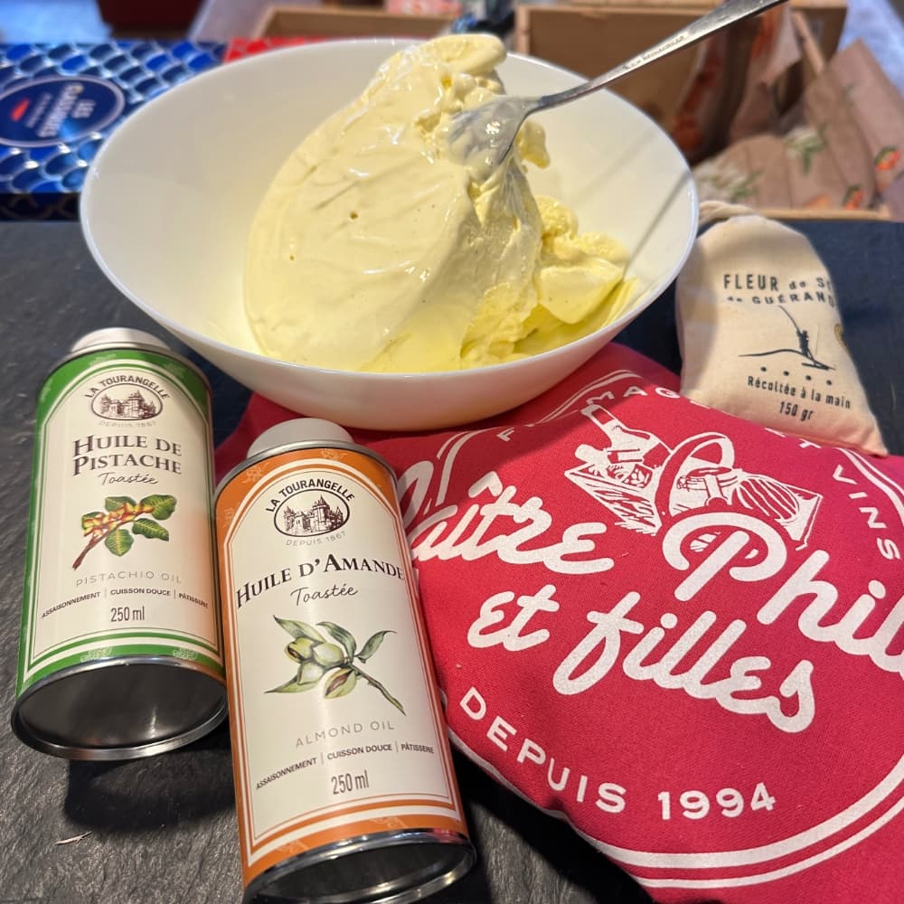 Vanille-Eis mit Pistazien- oder Mandelöl - Maître Philippe & Filles