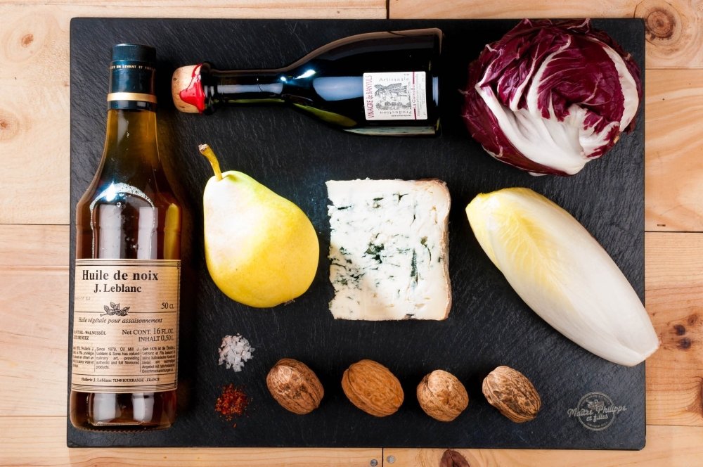 Winter-Salat mit Birne, Walnüssen und Erborinato - Maître Philippe & Filles