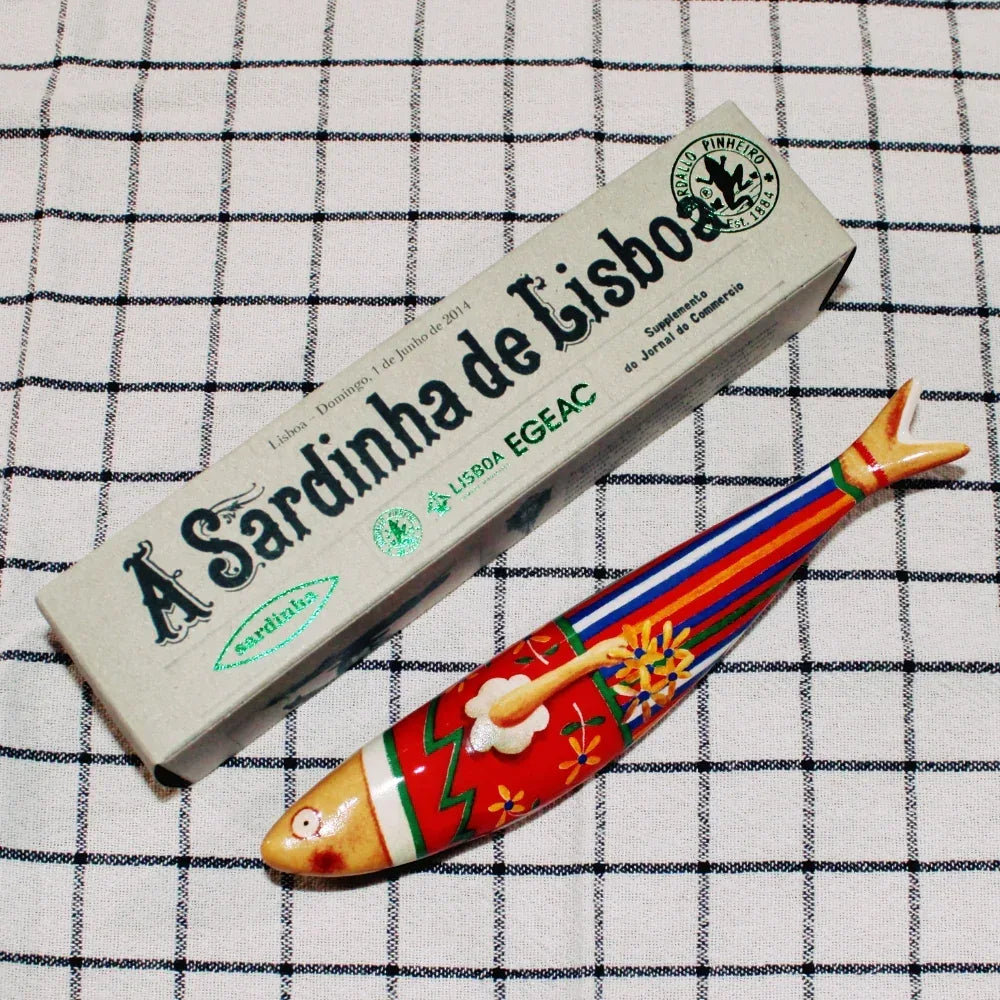 Sardinha de Lisboa - Madeira - von Bordallo Pinheiro - Bordallo Pinheiro - Maître Philippe & Filles