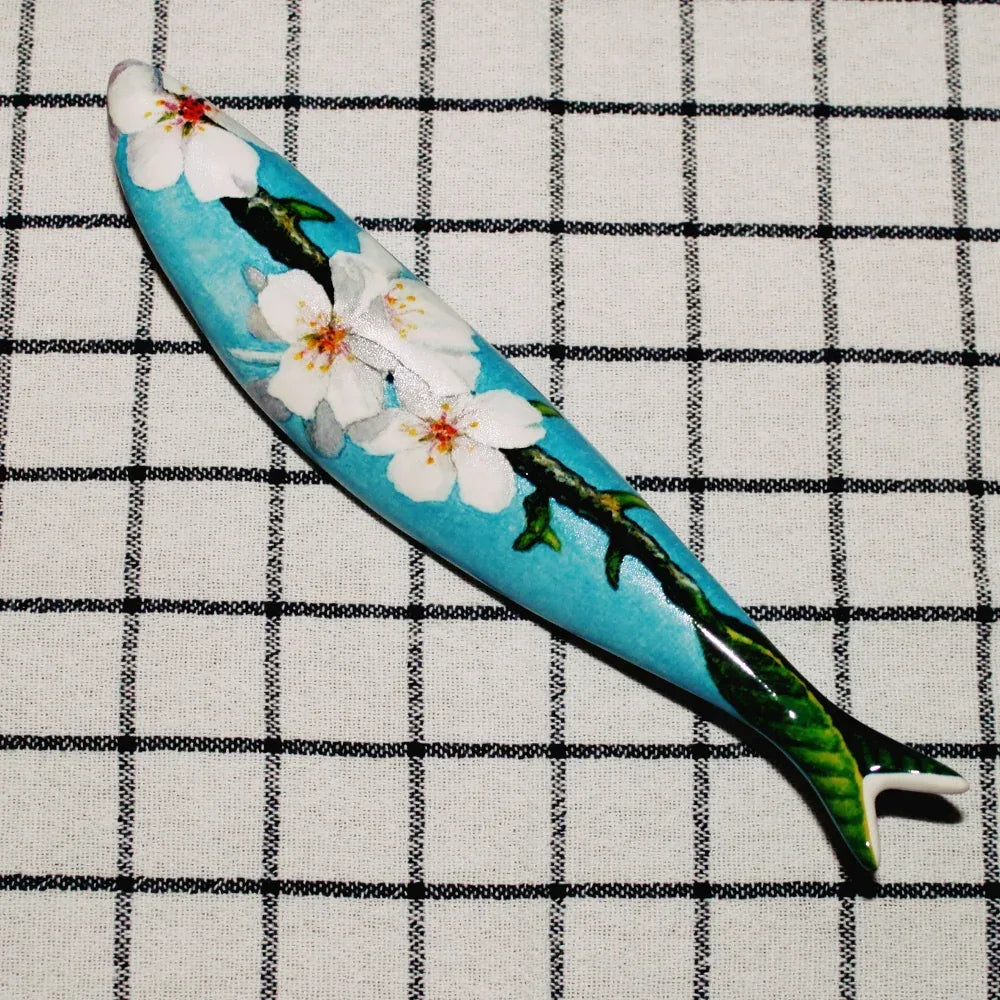 Sardinha de Lisboa - Mandelblüte - von Bordallo Pinheiro - Bordallo Pinheiro - Maître Philippe & Filles