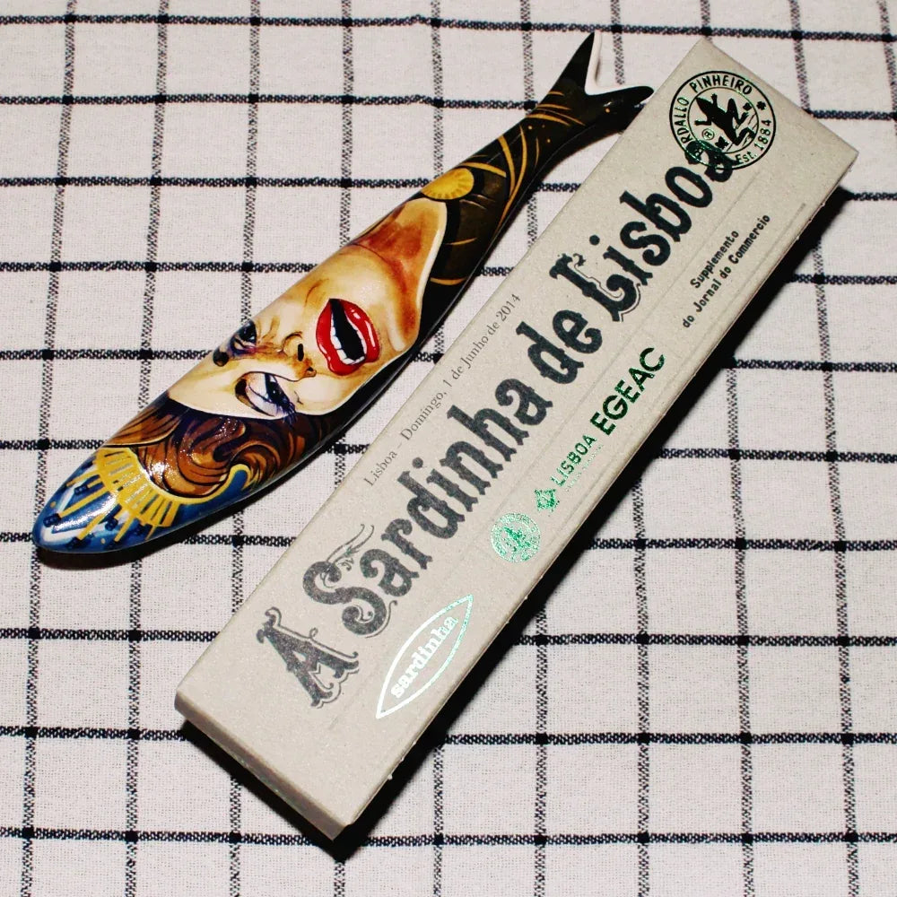 Sardinha de Lisboa - Amalia Forever - von Bordallo Pinheiro - Bordallo Pinheiro - Maître Philippe & Filles