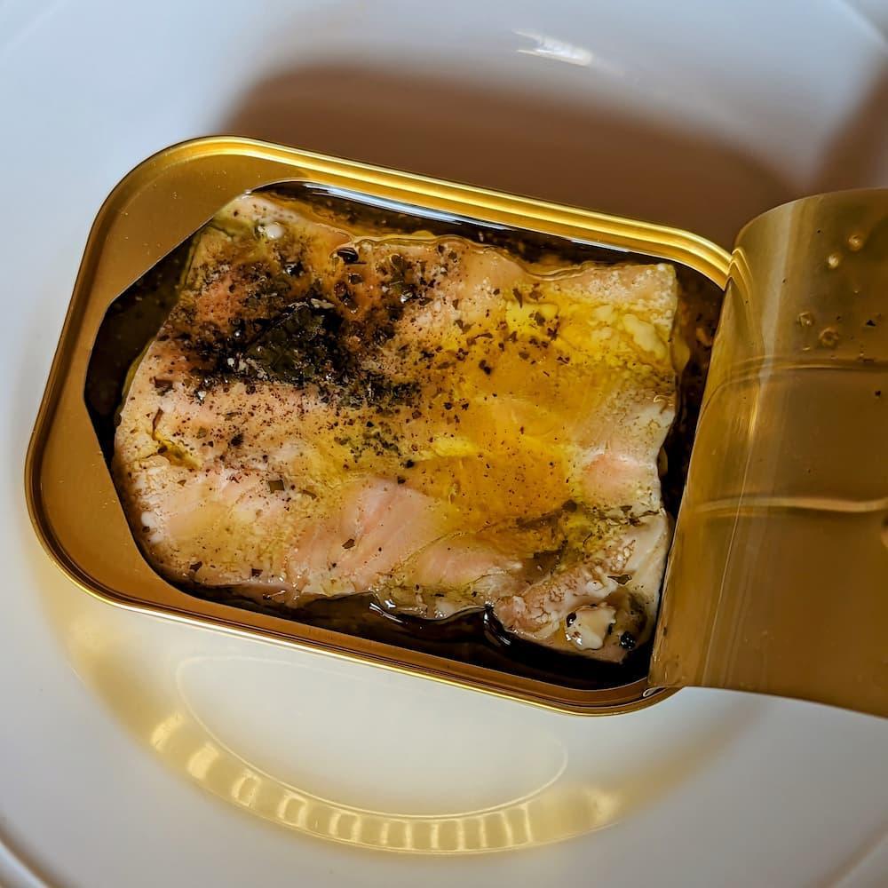 Lachs N°2 aus den Färöer Inseln, mit Sanddorn und Zitronenverbene - Fangst Nordic - Maître Philippe & Filles